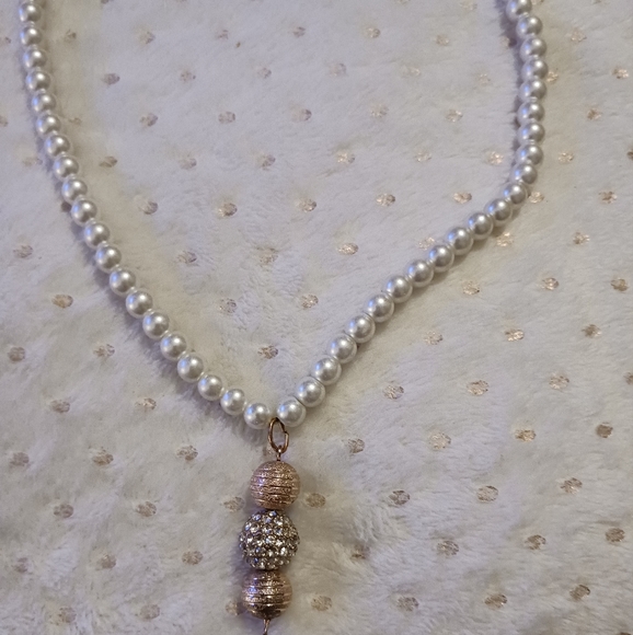 Decorated pearl necklace with crystal bling - Picture 6 of 11